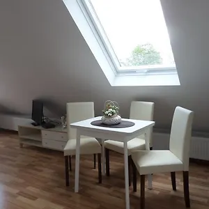 Flughafenapartement Sky View Dusseldorf