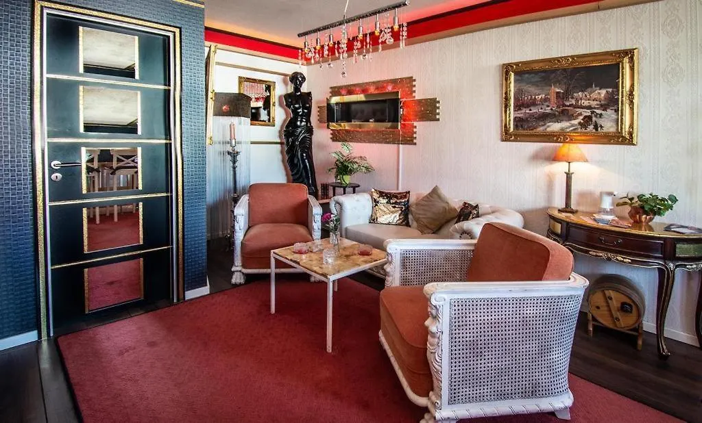 Chez-Ronny Hotel Hamborg 0*,